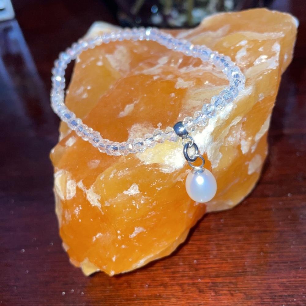 Cute dangle pearl charm elastic bracelet